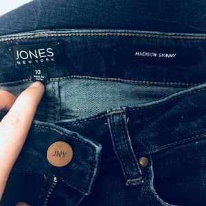 Jones New York madison skinny size 10